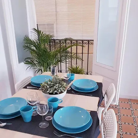 Lejlighed Charming Flat In The Center, 5 Min From *